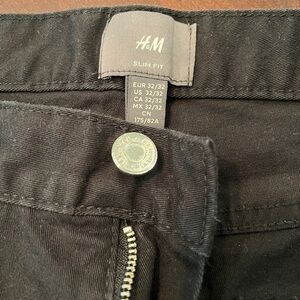 Men’s black H&M denim pants, 32/32